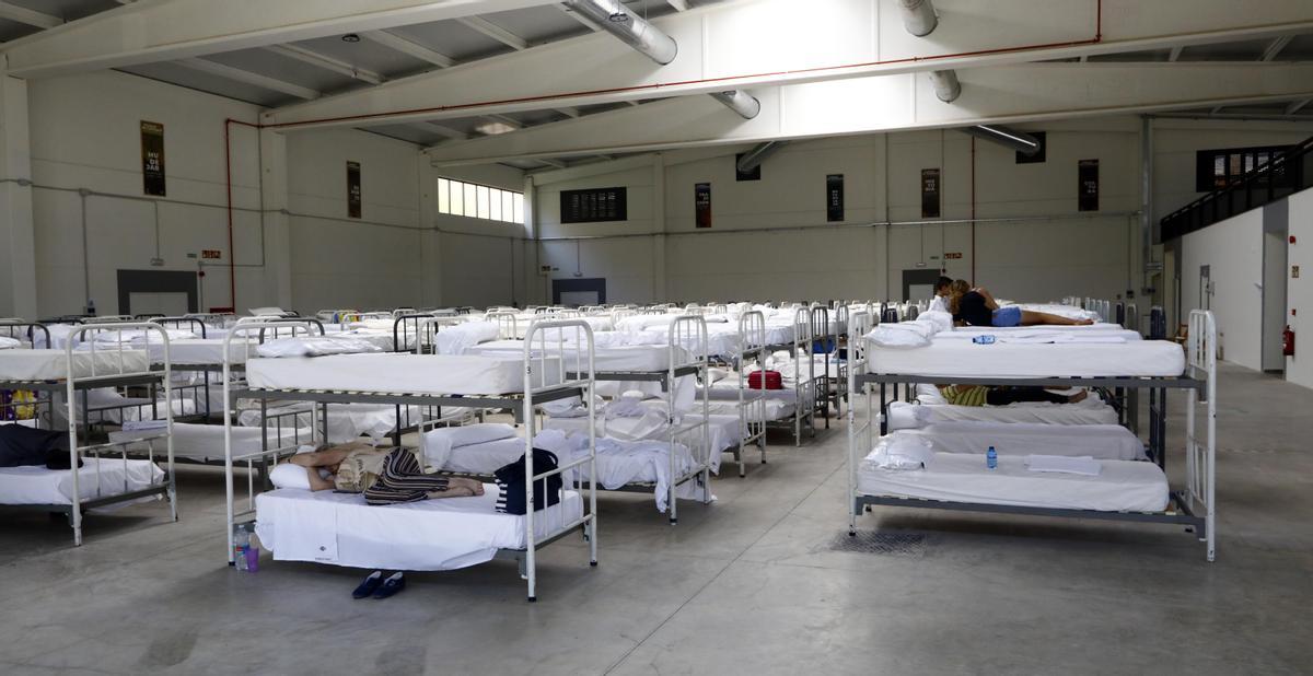 Vecinos y turistas, alojados en el recinto ferial de Calatayud