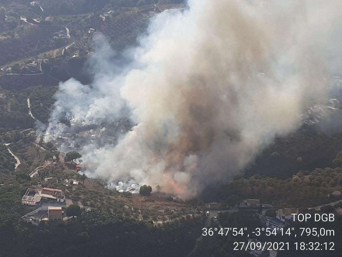 Imagen del incendio en Frigiliana.