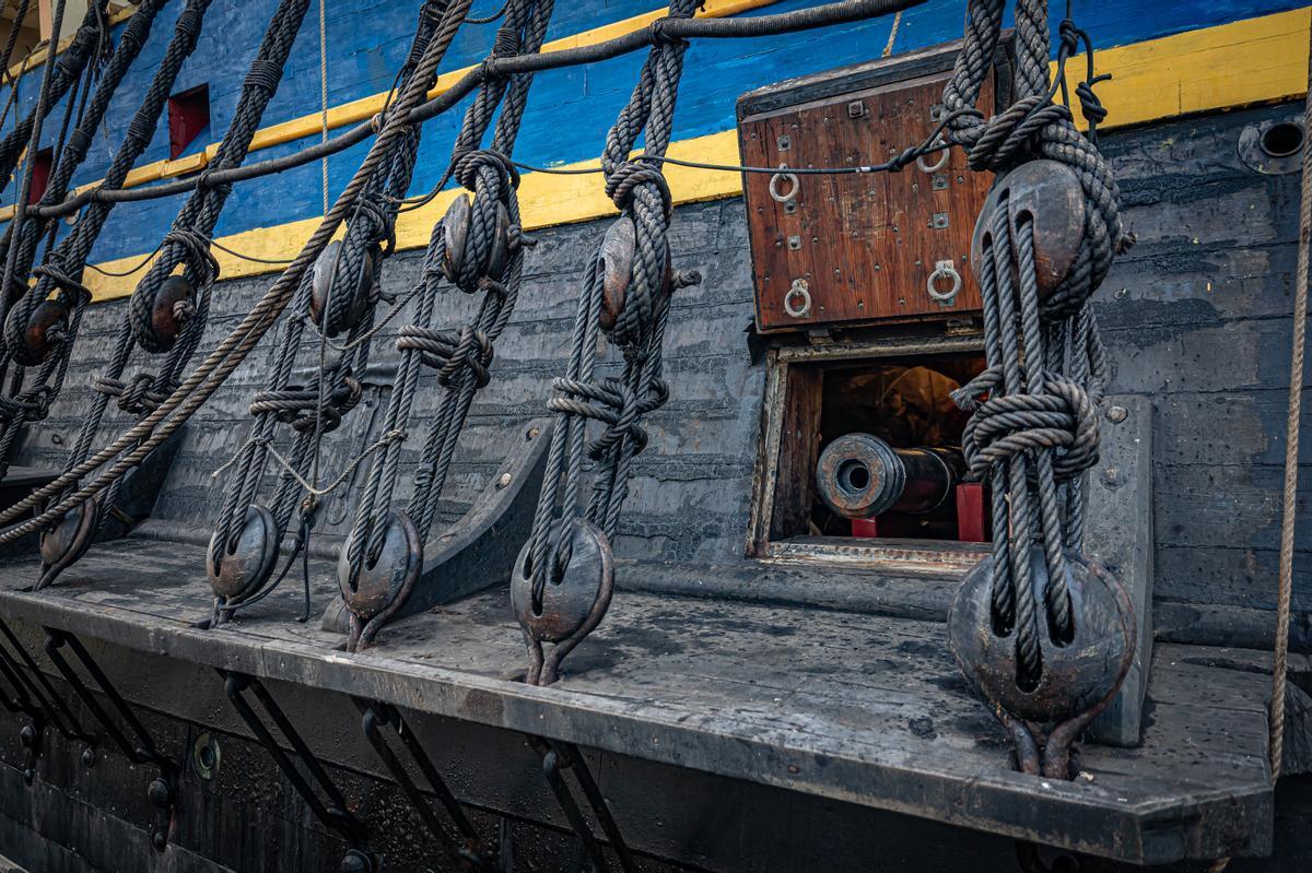 El Götheborg de Suecia, el velero más grande del mundo, recala en Barcelona