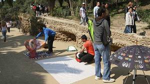 La campanya ’Tira de la manta’ pretén dissuadir de la compra al ’top manta’.