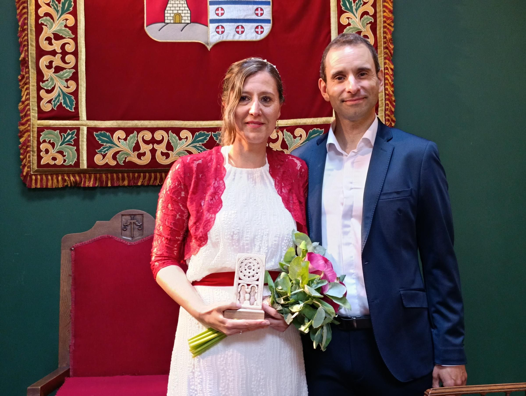 Coral Álvarez y Santiago Valladares se dan el "Sí, quiero" en Llanera