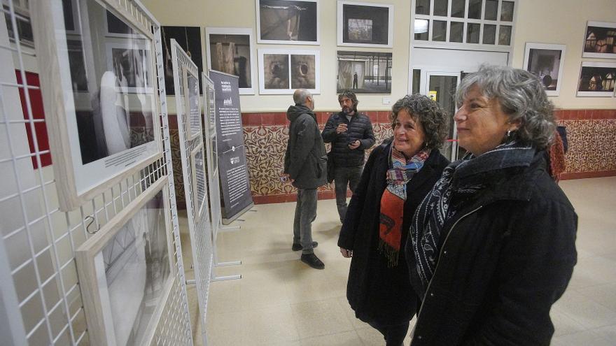 Salt inaugura una exposició contra la violència masclista