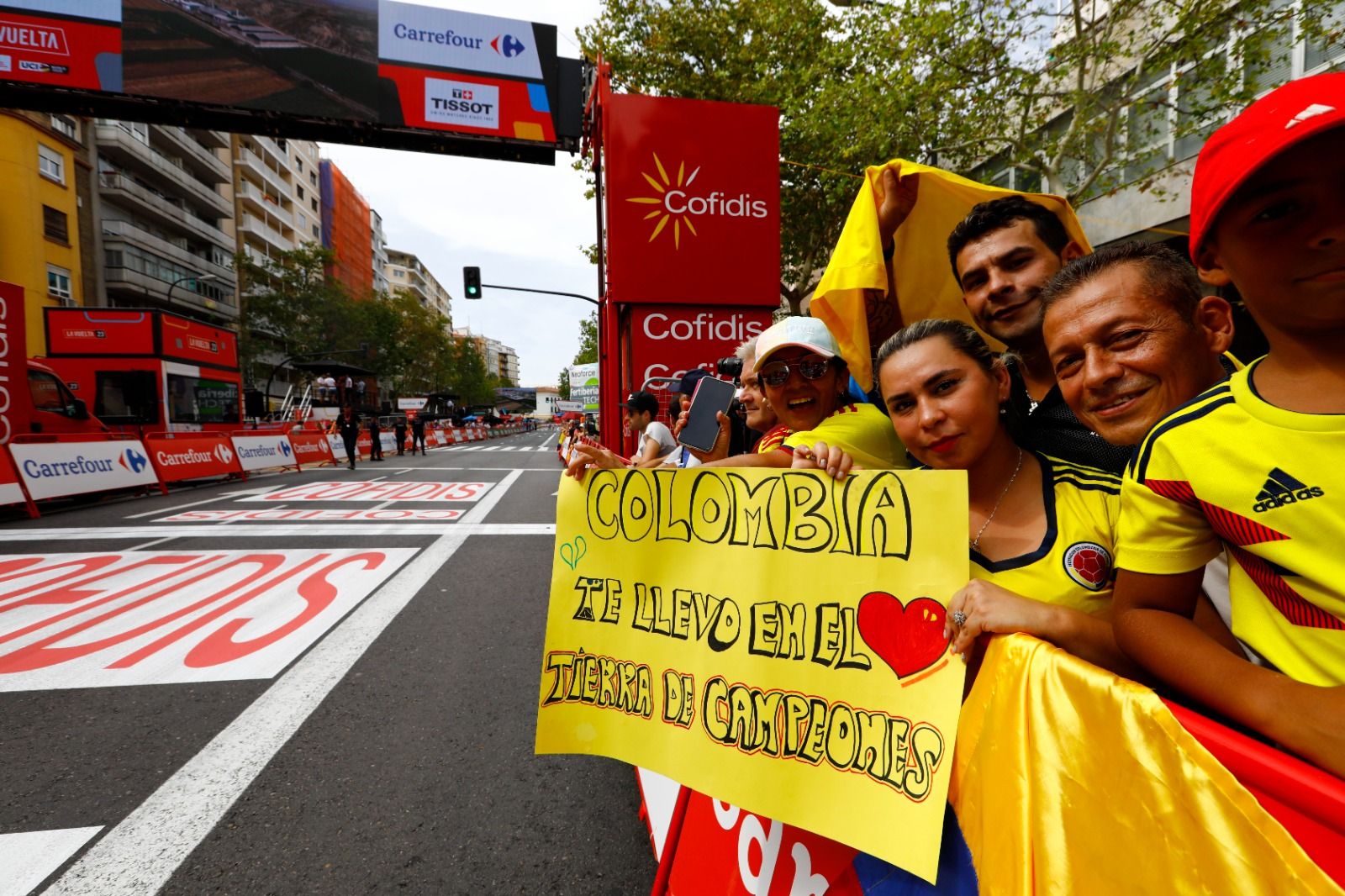 Las mejores imágenes del final de etapa de La Vuelta en Zaragoza