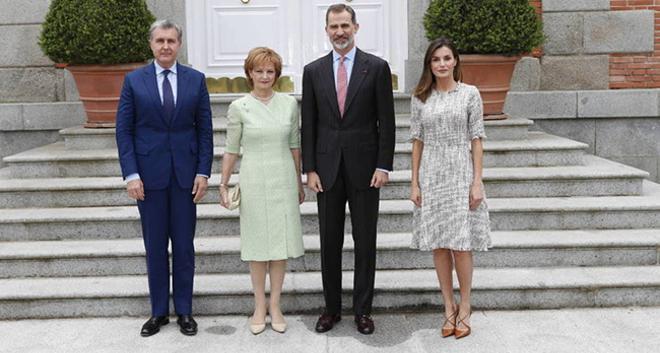 Letizia Ortiz y el rey Felipe Vi almuerzan con Margarita de Rumanía y su marido