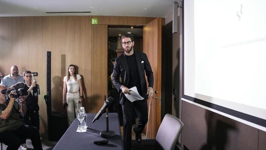 Del "engaño" a la mano tendida: así contrasta el discurso de los accionistas del Sevilla FC con el de Sergio Ramos