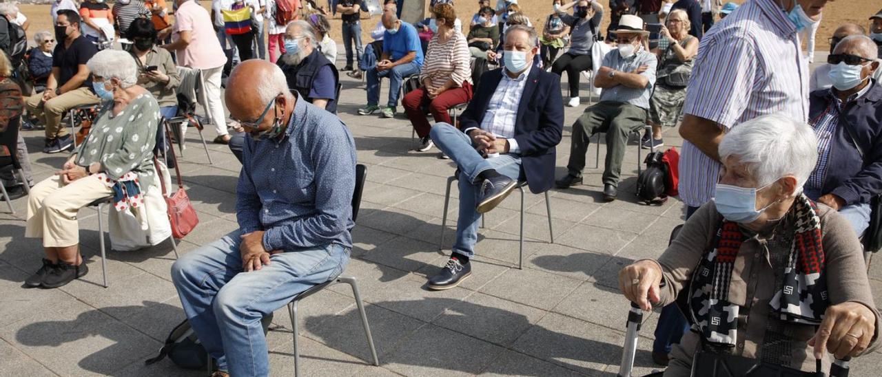 &quot;Niños de la guerra&quot; y familiares en un acto en Gijón.