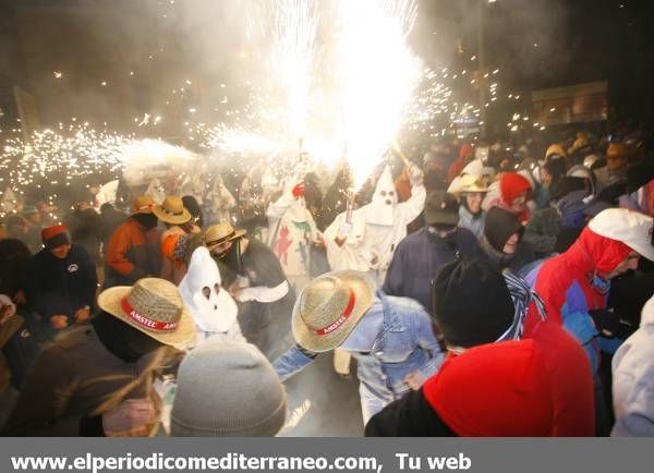 GALERÍA DE FOTOS - La ‘Nit màgica’ llena de pólvora y fuego la capital