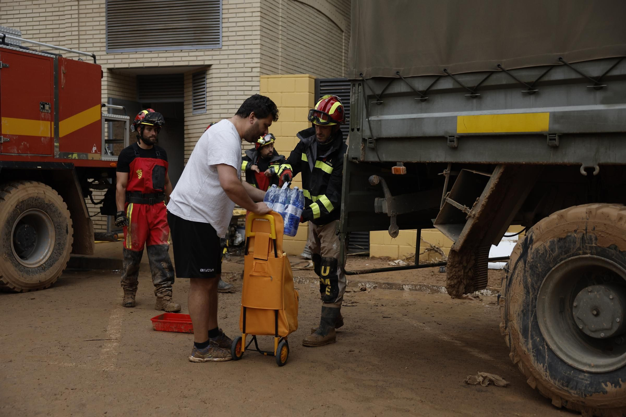 Otros 500 militares ya están sobre el terreno y mañana llegarán "los que haga falta"
