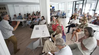 Consens per treure la filera d'aparcaments del mig del carrer de la Creu de Girona