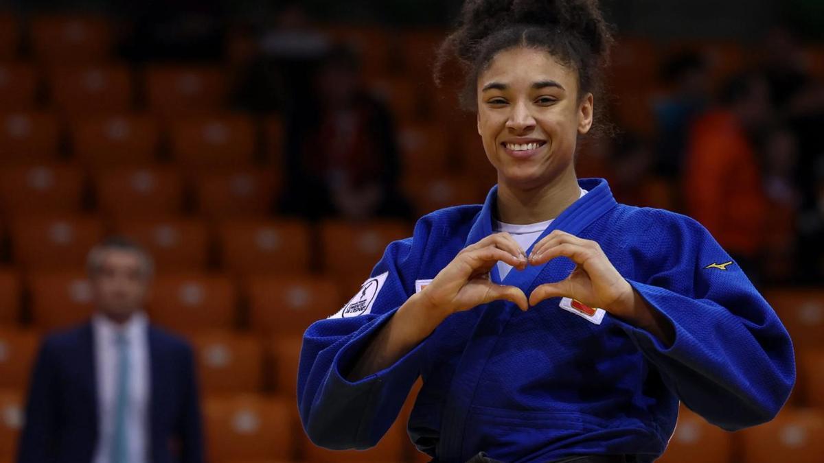Tras conquistar el oro en el European Open de Györ, Ariela se ajusta el judogi de la vida tras su historia de superación.