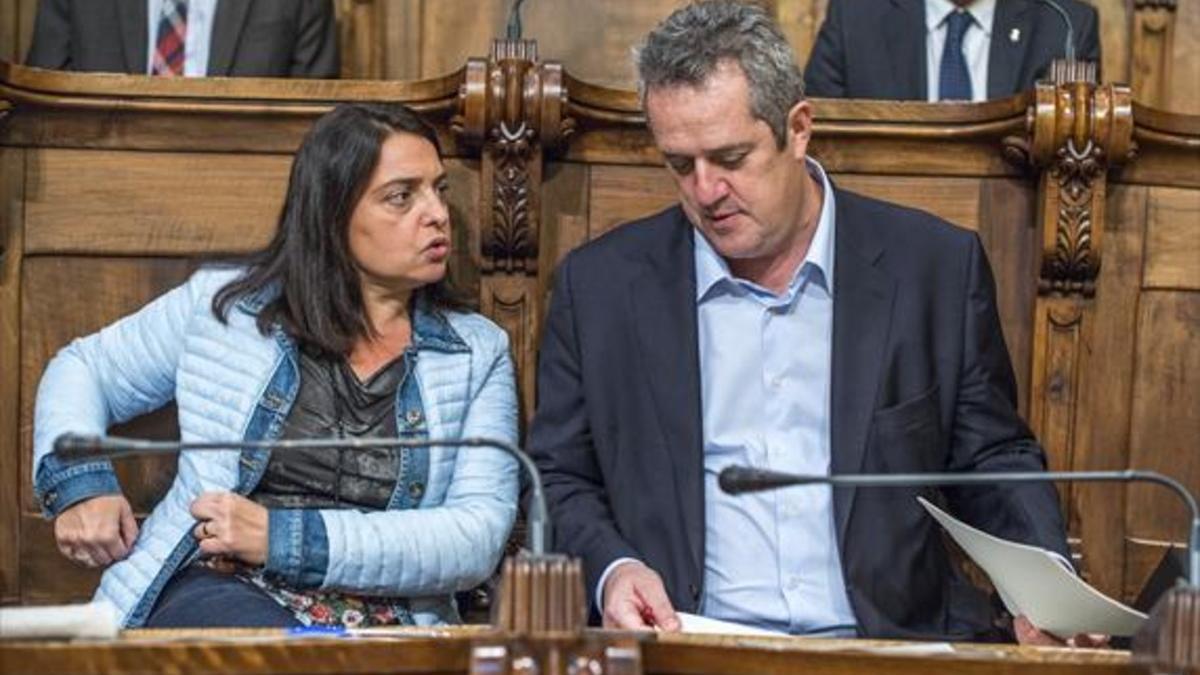 Joaquim Forn y Sònia Recasens en el pleno del pasado viernes.