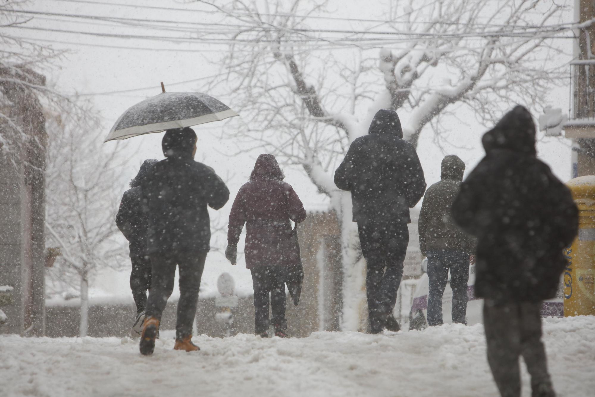 Malerisches Mallorca: Valldemossa im Schnee