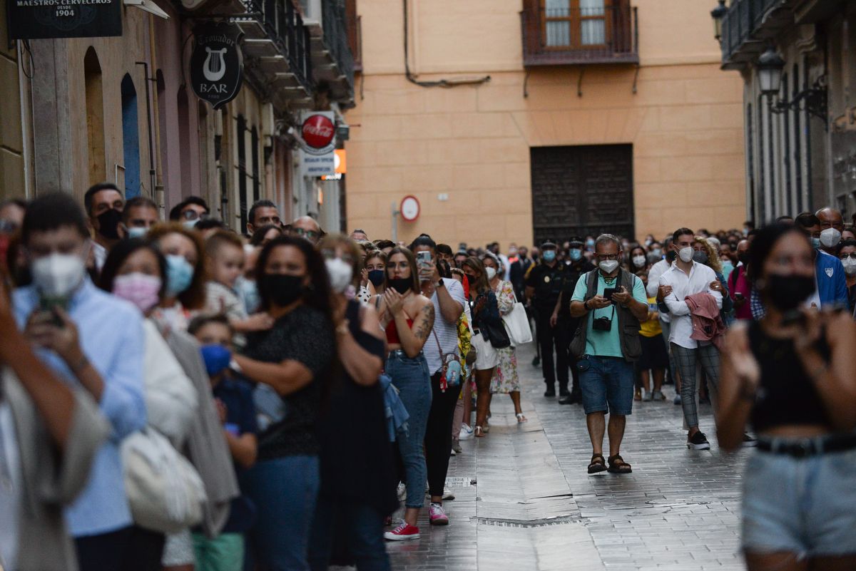 Madrugada de traslados para la veneración 'El Verbo Encarnado' en la Catedral