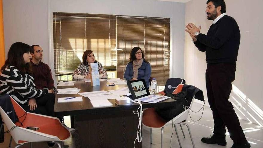 Imagen de archivo de un curso formativo en el Espazo Xove de Lalín. // Bernabé/Javier Lalín