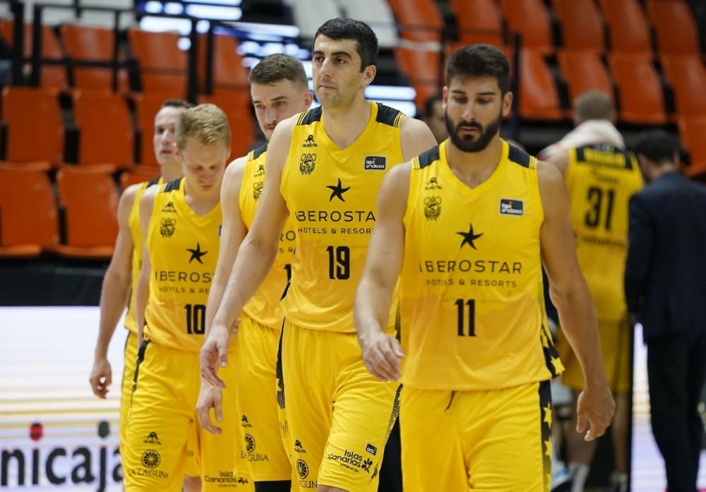 Partido entre el Iberostar y el Unicaja en la fase final de la Liga ACB.