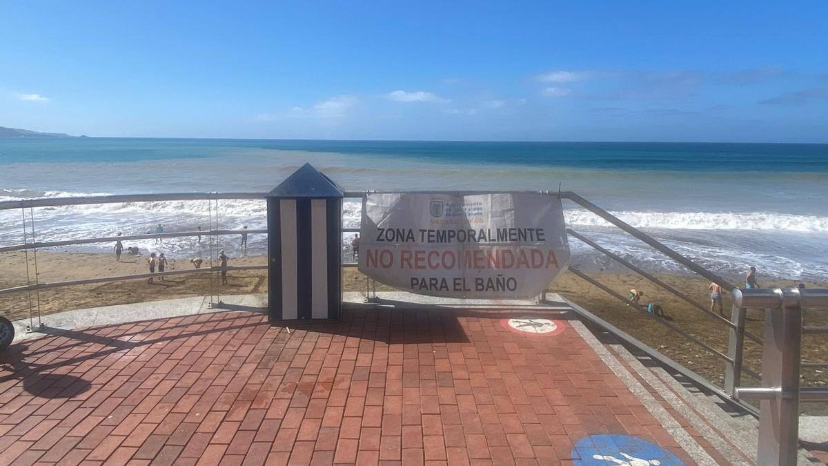 Un tramo de Las Canteras, no recomendada al baño