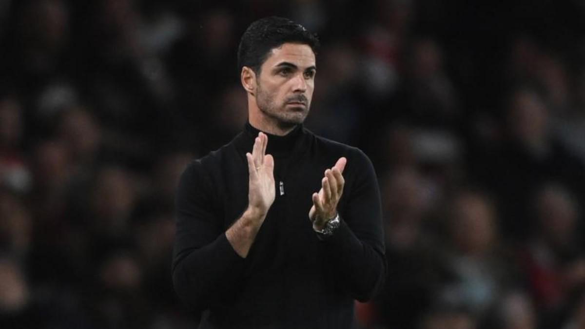 Mikel Arteta en el partido ante el Liverpool