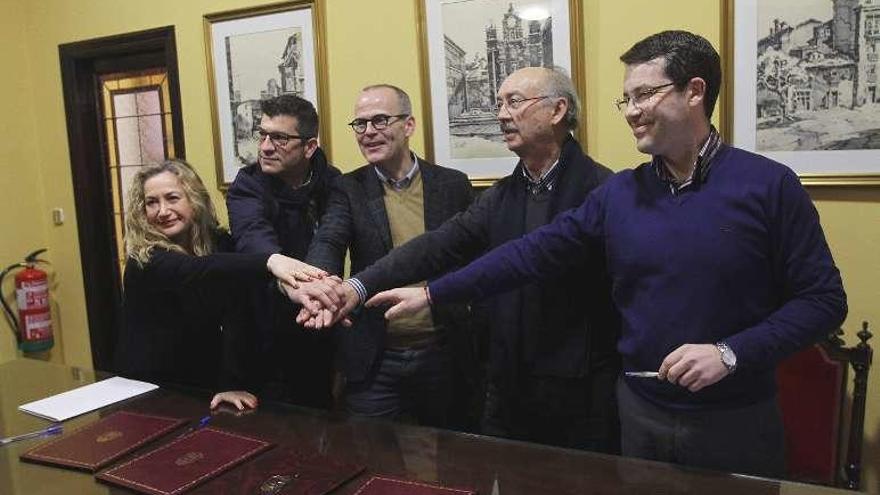 Firma del convenio tripartito . // I. Osorio