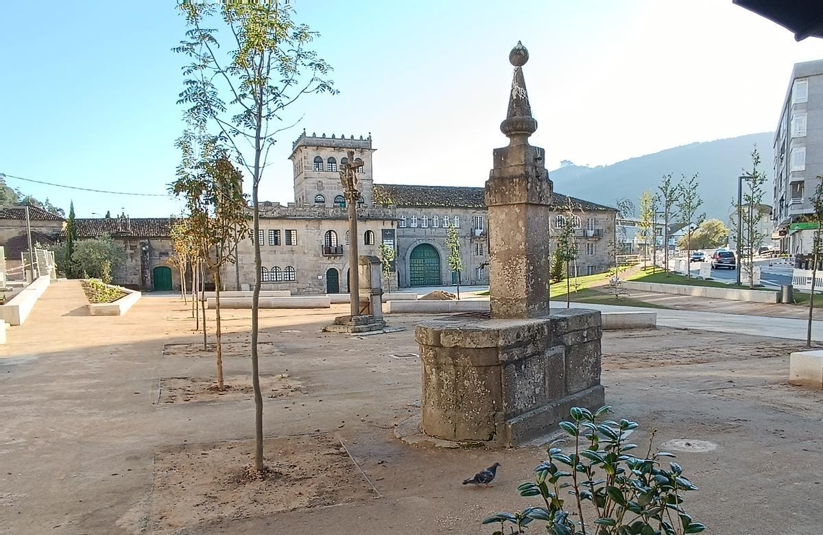 Vista de la Praza de Ponteareas tras la reforma. / ANTONIO PINACHO