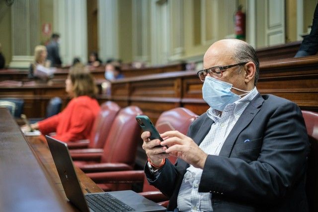 Segunda jornada del pleno en el Parlamento de Canarias, 27/04/2022