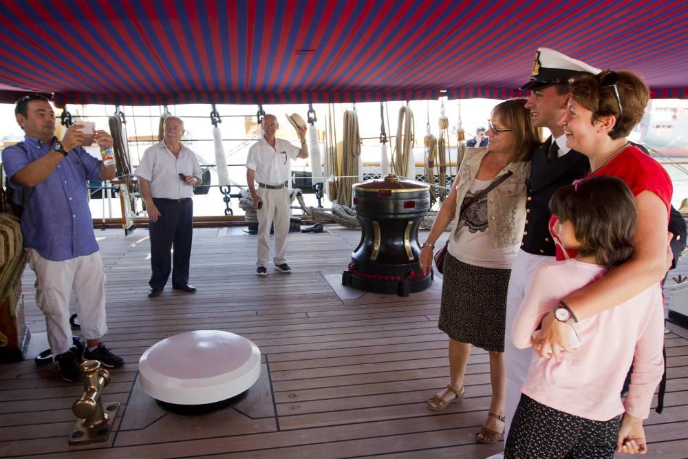 El buque italiano Amerigo Vespucci visita Valencia