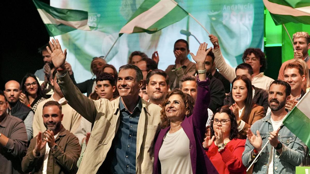 Vídeo | Pedro Sánchez y María Jesús Montero, juntos en un acto en La Línea