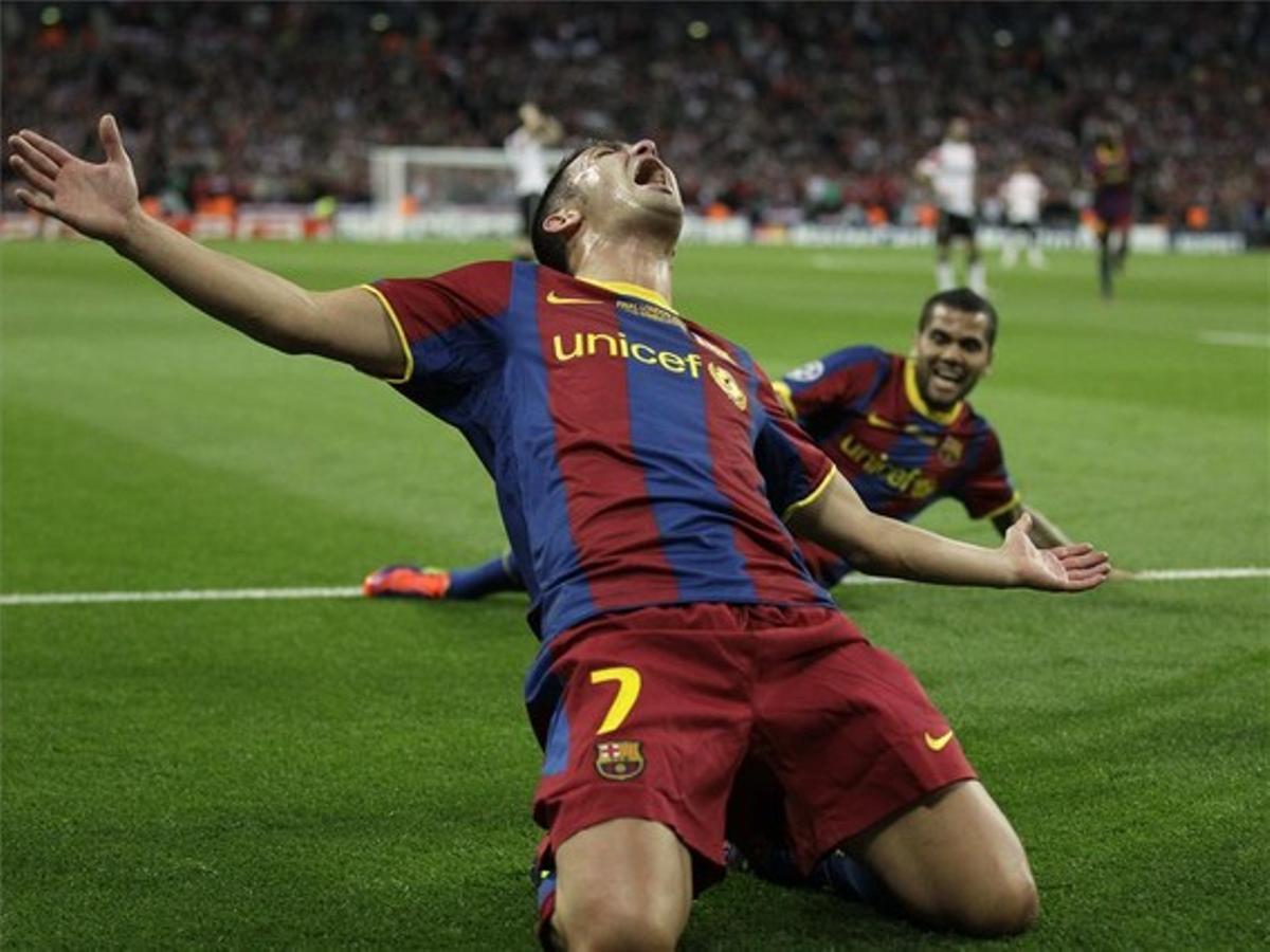 Villa celebra el tercer gol del Barça.