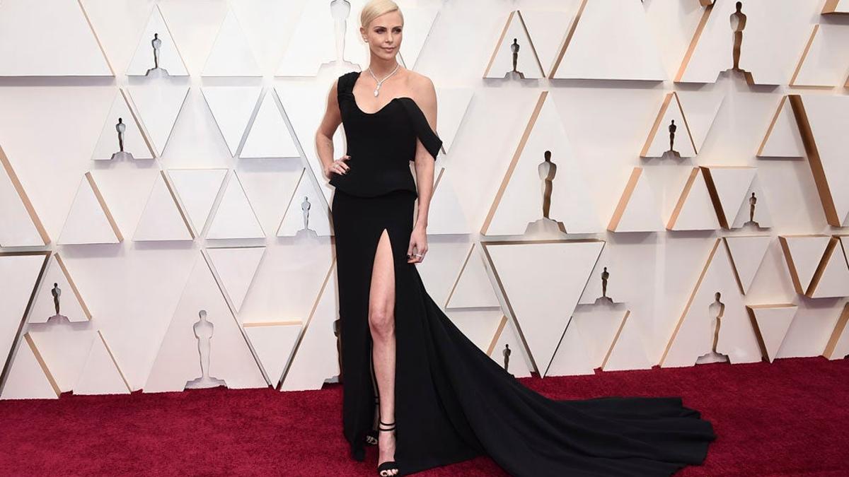 Charlize Theron, en la alfombra roja de la 92 edición de los Oscar