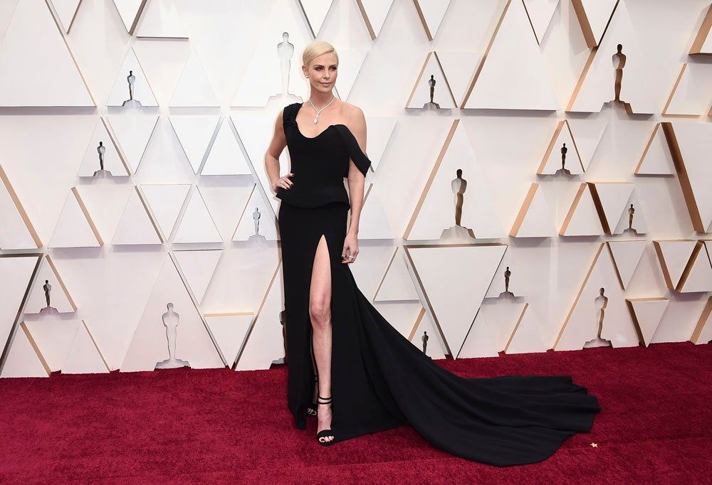 Charlize Theron, en la alfombra roja de la 92 edición de los Oscar