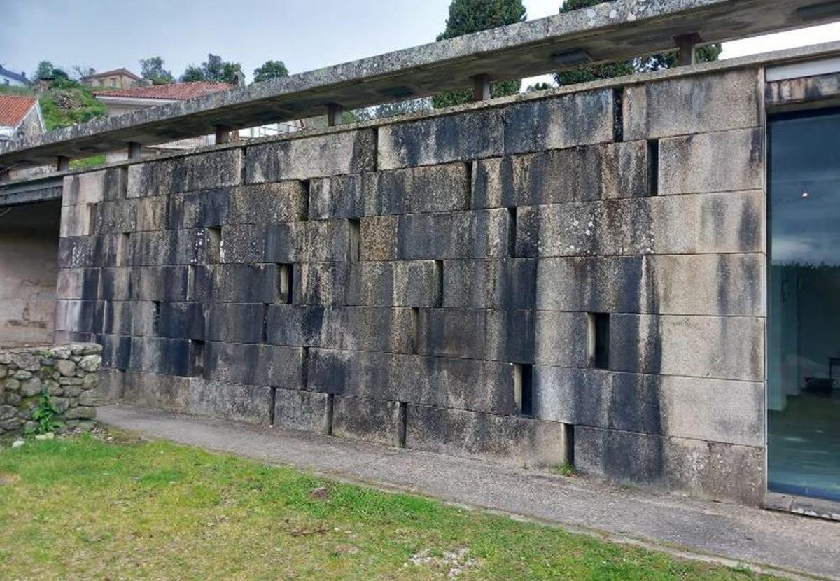 Fachada del local social que hay debajo de la explanada. | FDV