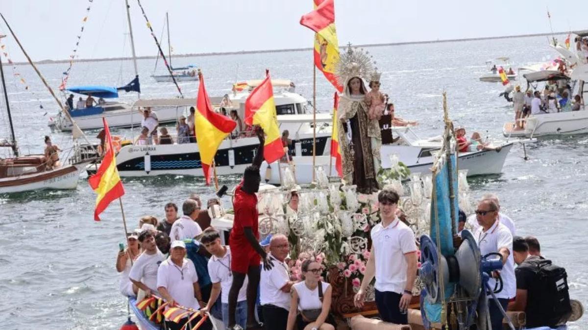 San Pedro del Pinatar vive su día grande así ha sido la romería de la Virgen del Carmen entre tierra y mar