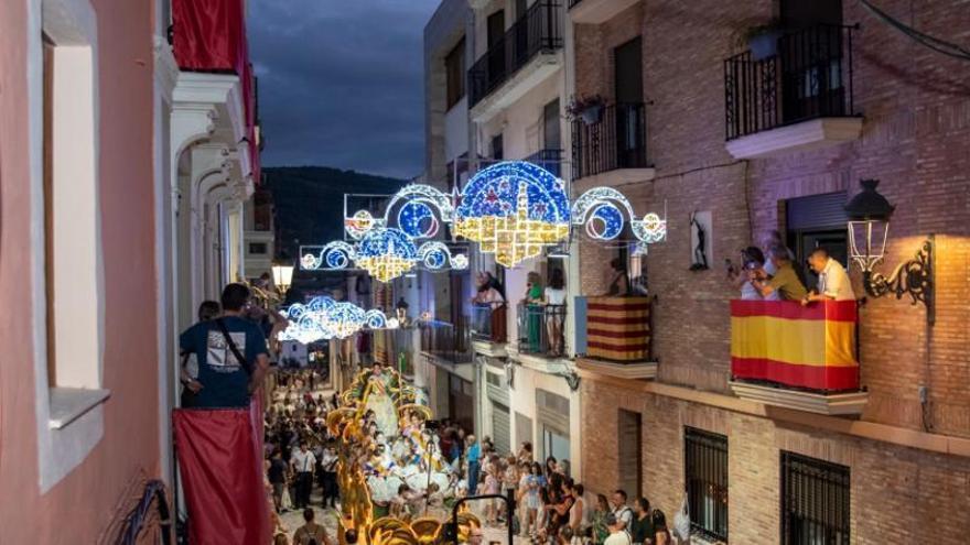 Bocairent estrena una nueva fase de arcos ornamentales propios