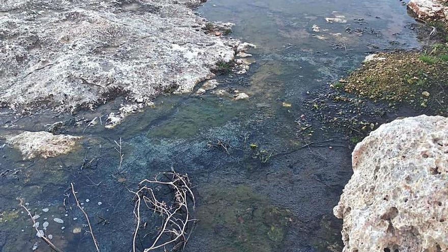 Una de las imágenes compartidas del vertido. |