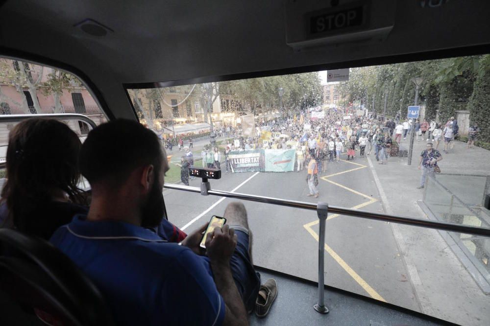 Miles de personas contra la sentencia del 'procés' en Palma