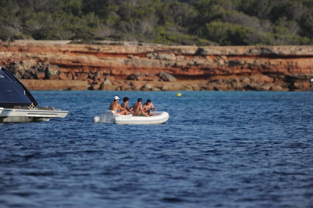 Nadal navega en su yate de 23 metros de eslora