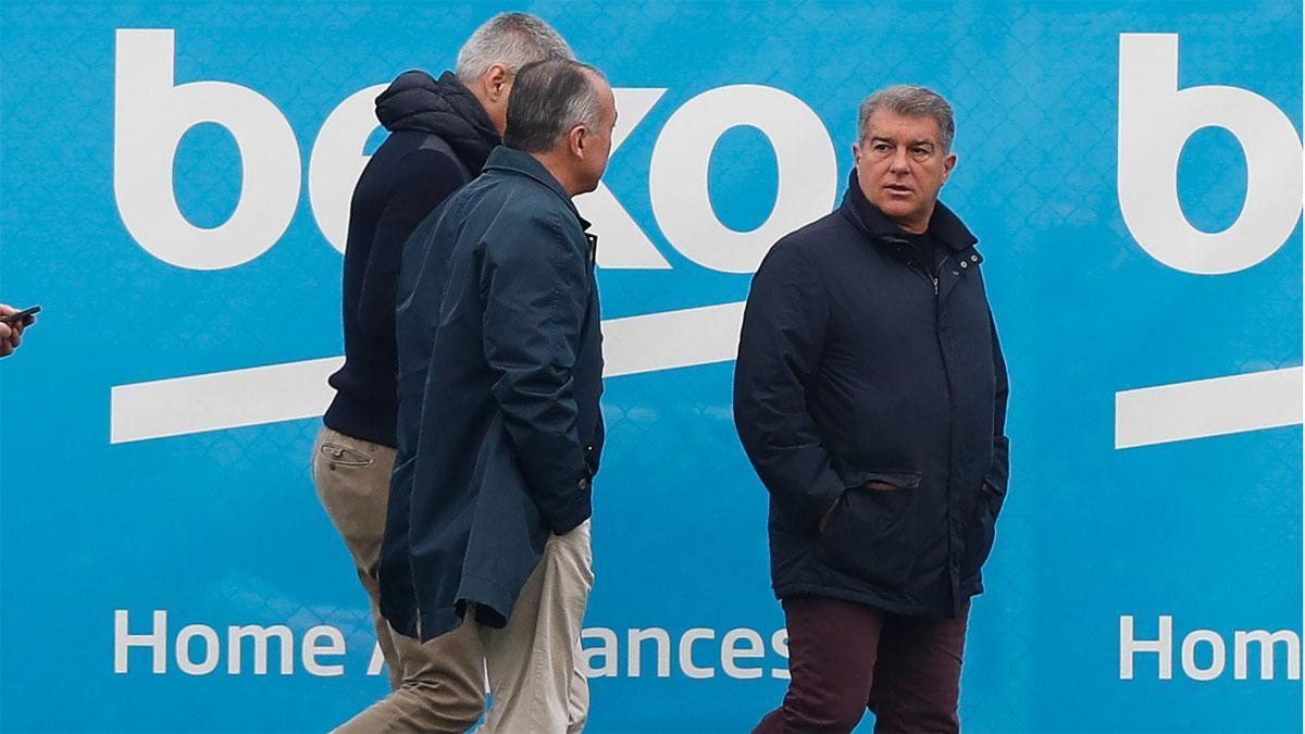 Laporta y los dirigentes afrontan días decisivos para enjuagar la deuda