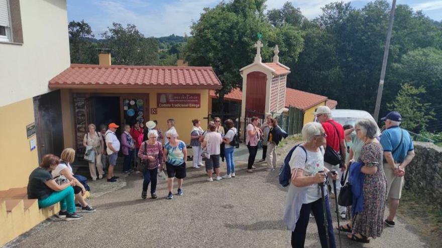 Imagen de archivo de un reciente viaje de los pensionistas y mayores de Ames integrados en los campamentos senior / concello