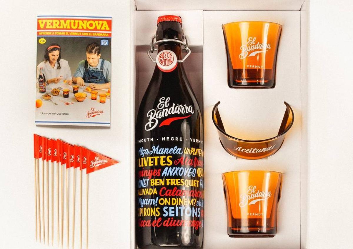 Paquete regalo de vermut El Bandarra, de inspiración retro.