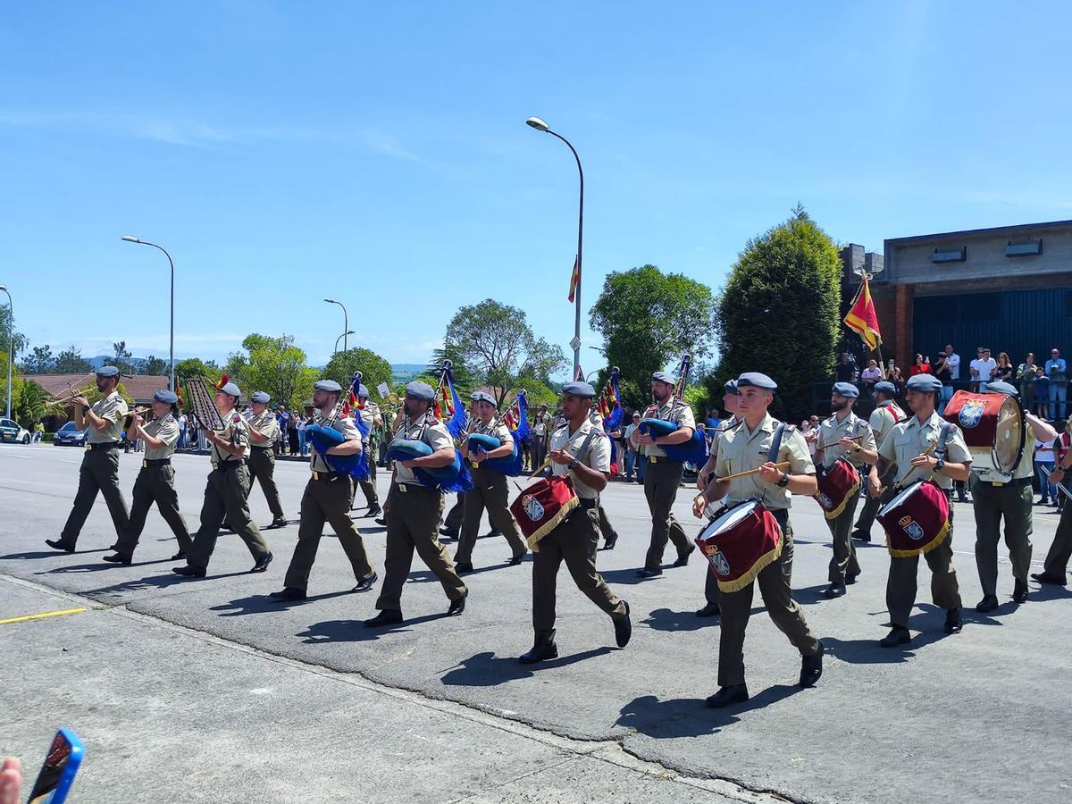 La Brilat conmemora su 60 aniversario con una parada militar en Cabo Noval