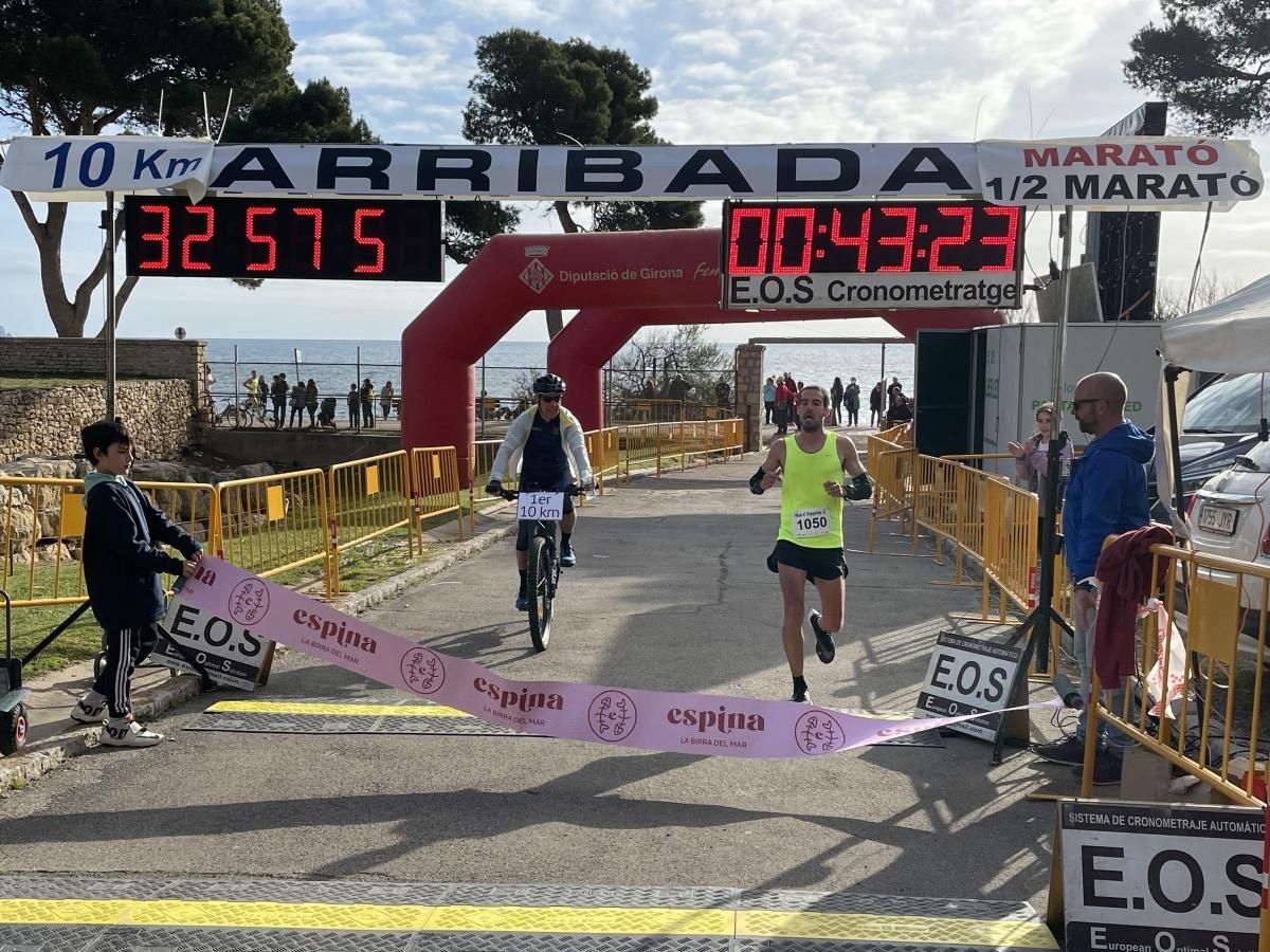 Xavi Tomasa i Sílvia Segura guanyen la 17a Marató d'Empúries