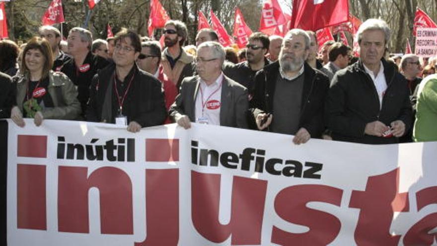 Toxo y Méndez, en la cabecera de la manifestación de Madrid contra la reforma laboral.