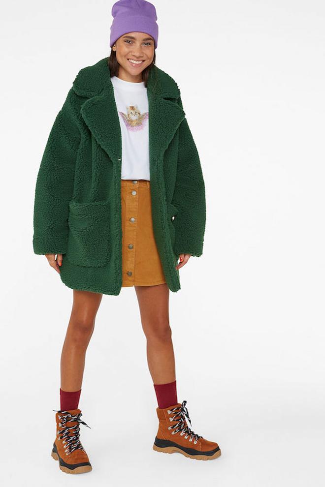 Abrigo peluche 'oversized', de Monki