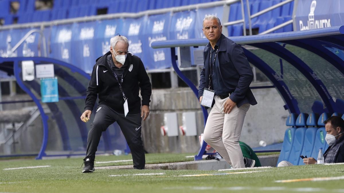 Sergio Pellicer, en el banquillo del Tartiere.