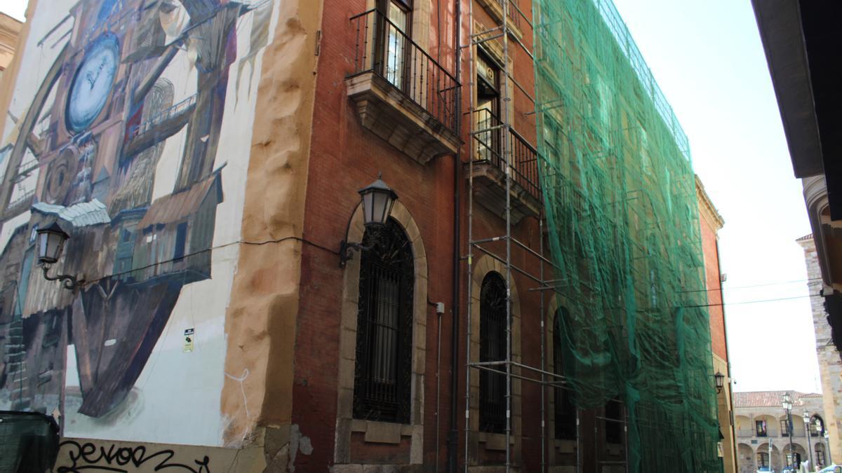 Reparación integral de las cornisas del Ayuntamiento de Zamora