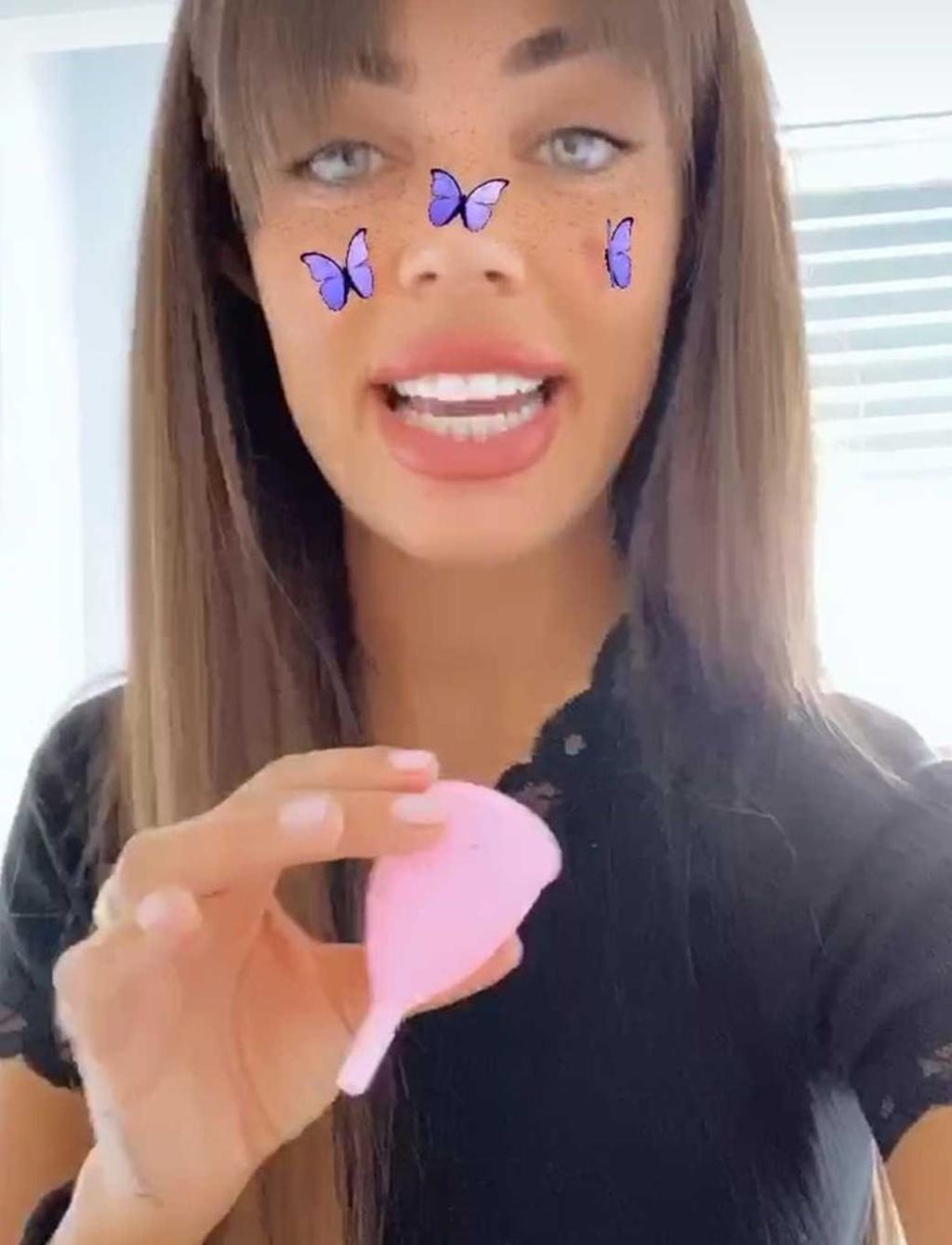 Violeta y su copa menstrual