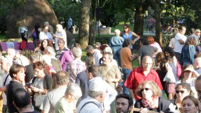 Ambiente, ayer, en el jardín del Muséu del Pueblu d'Asturies.