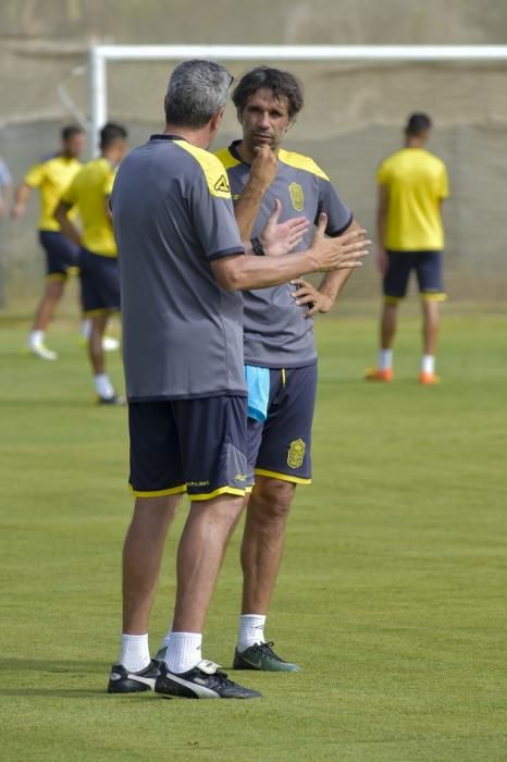 Entrenamiento de la UD en el campo de futbol del ...