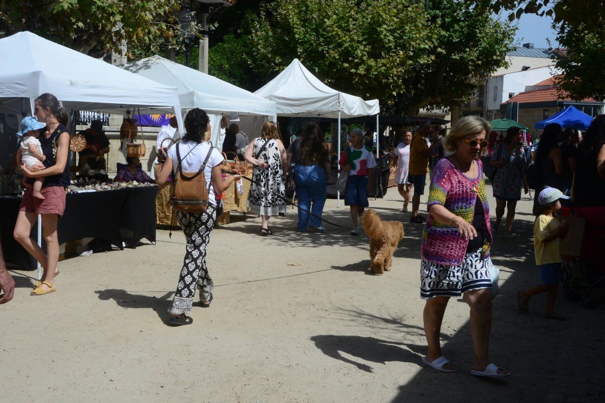 Música, artesanía y gastronomía inundan Cangas con el Satur-Day Fest. Música, artesanía y gastronomía inundan Cangas con el Satur-Day Fest.