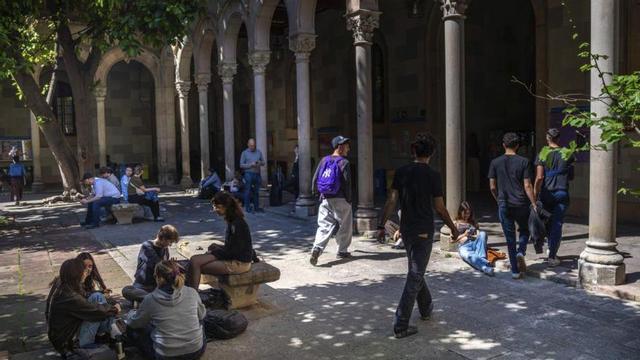 Alumnes al campus de la UB, el curs passat. | JORDI OTIX
