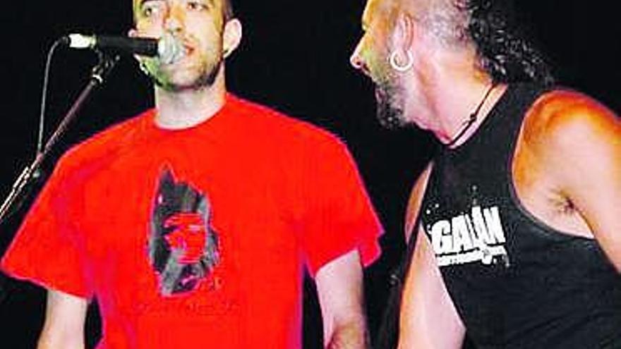 David Rodríguez, con Maxi, el vocalista de «Fe de Ratas».